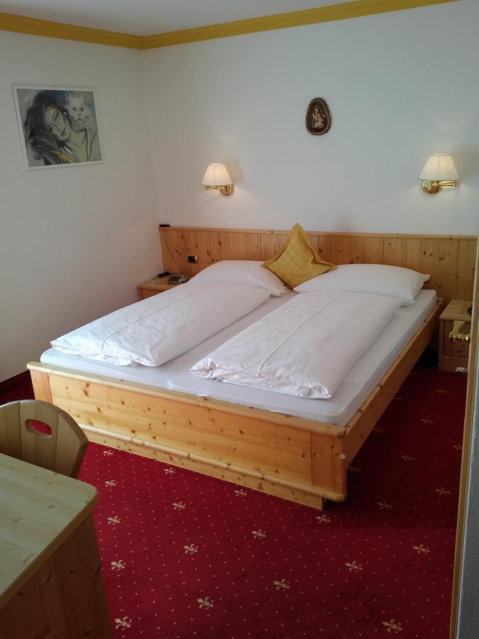 Hotel Garni Waltoy Selva di Val Gardena Esterno foto