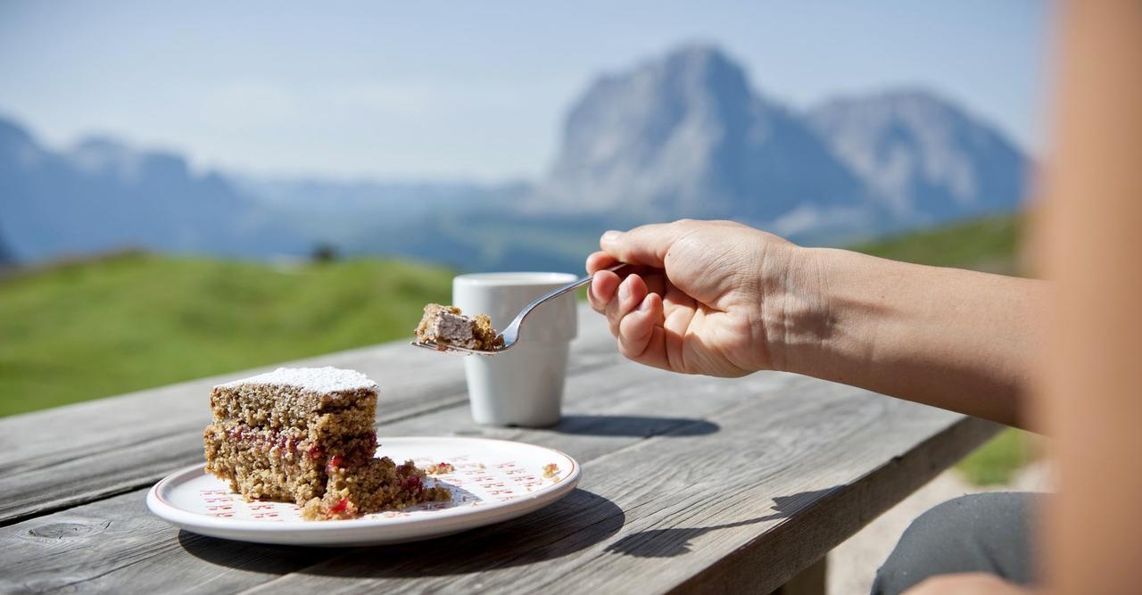 Hotel Garni Waltoy Selva di Val Gardena Esterno foto